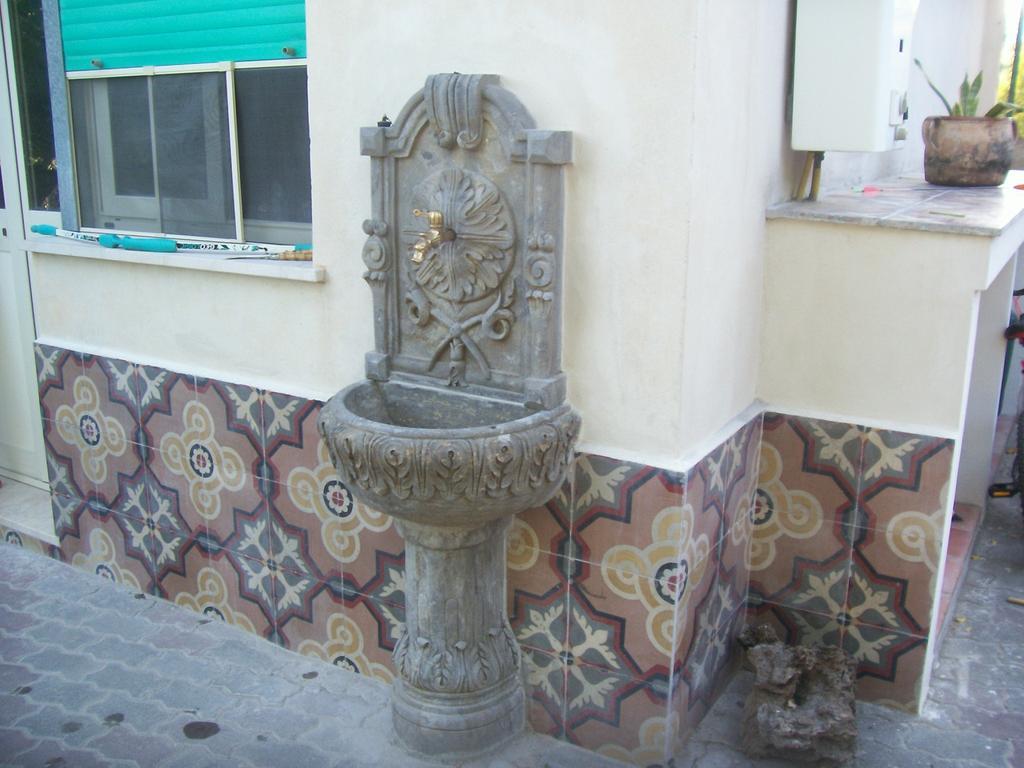 La Casa Dell'Antiquario Guest House Graniti Exterior photo