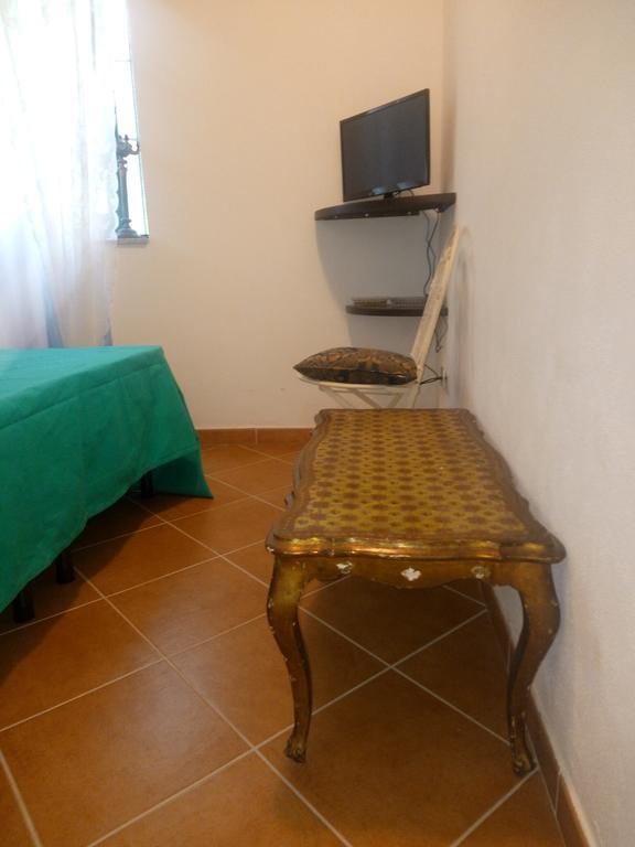La Casa Dell'Antiquario Guest House Graniti Exterior photo