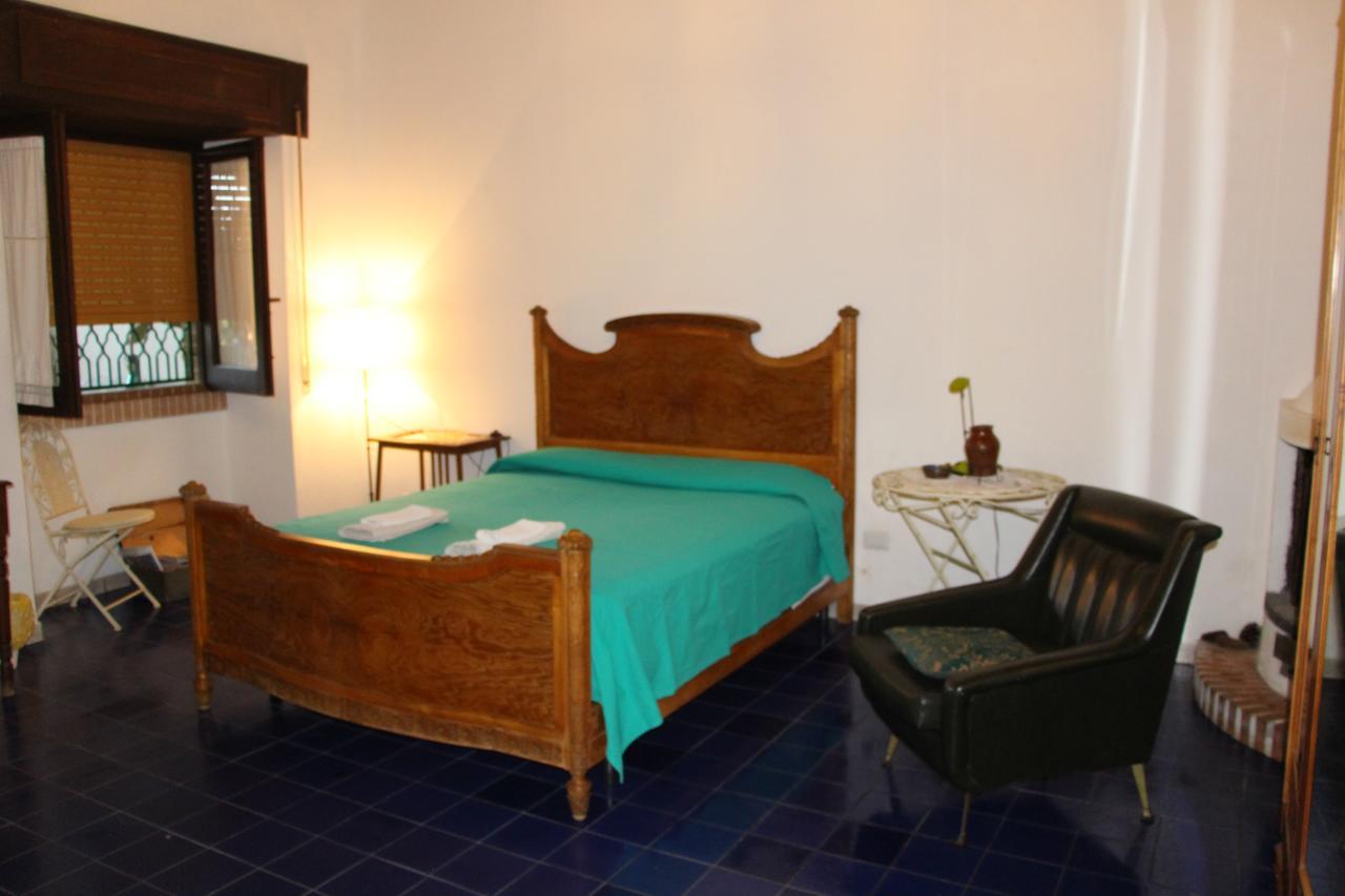 La Casa Dell'Antiquario Guest House Graniti Exterior photo